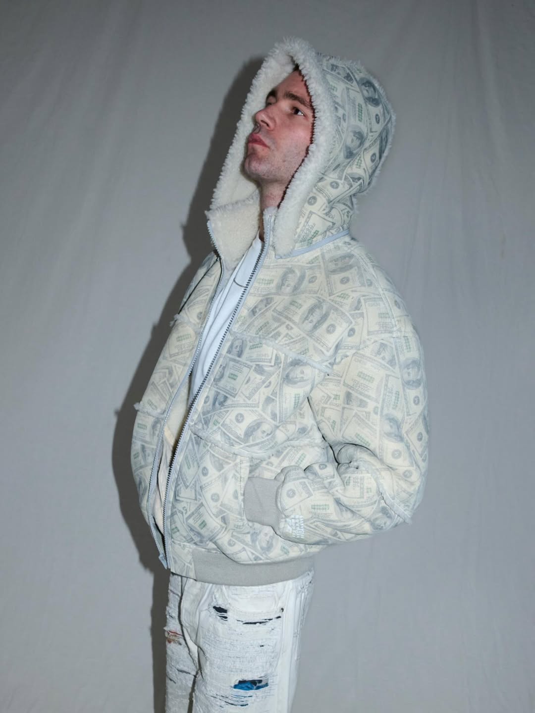 Supreme Hoodie Style Guide: Effortless Looks That Always Stand Out