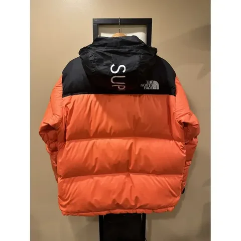 North Face Supreme Jacket b 600x600 1.webp.bv resized mobile.webp.bv